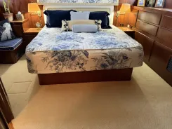 best yacht sales deals Resolute - Hatteras