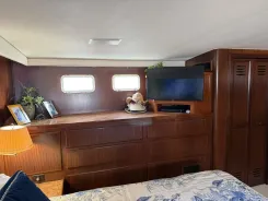 Resolute - Hatteras yacht sale