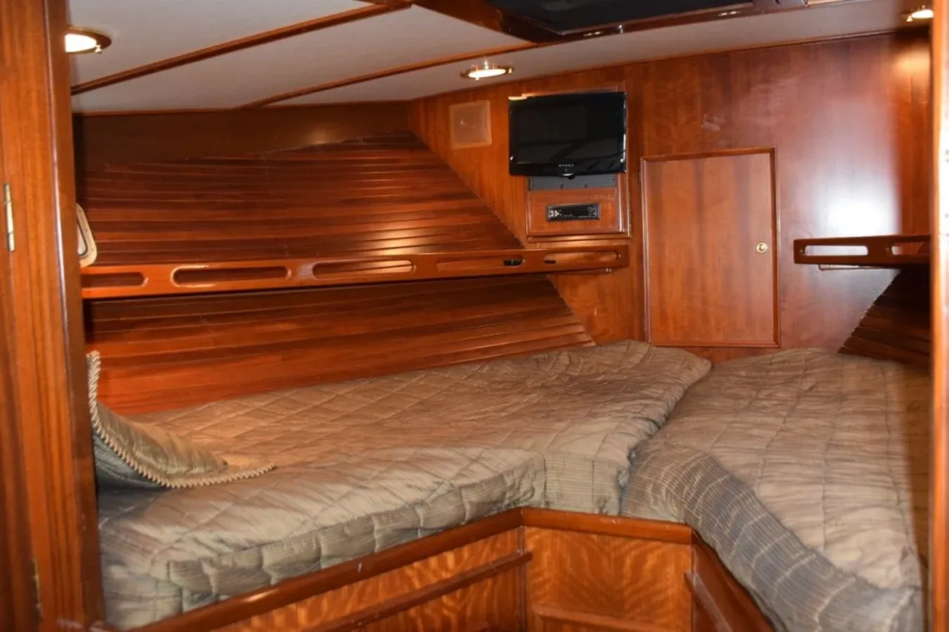 QA3 - Hatteras yacht sale