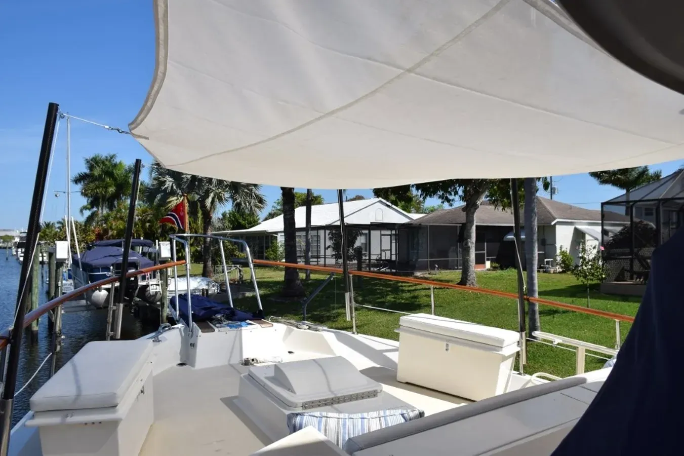 Buy a yacht QA3 - Hatteras