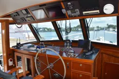Buy a QA3 - Hatteras at Shestakov Yacht Sales