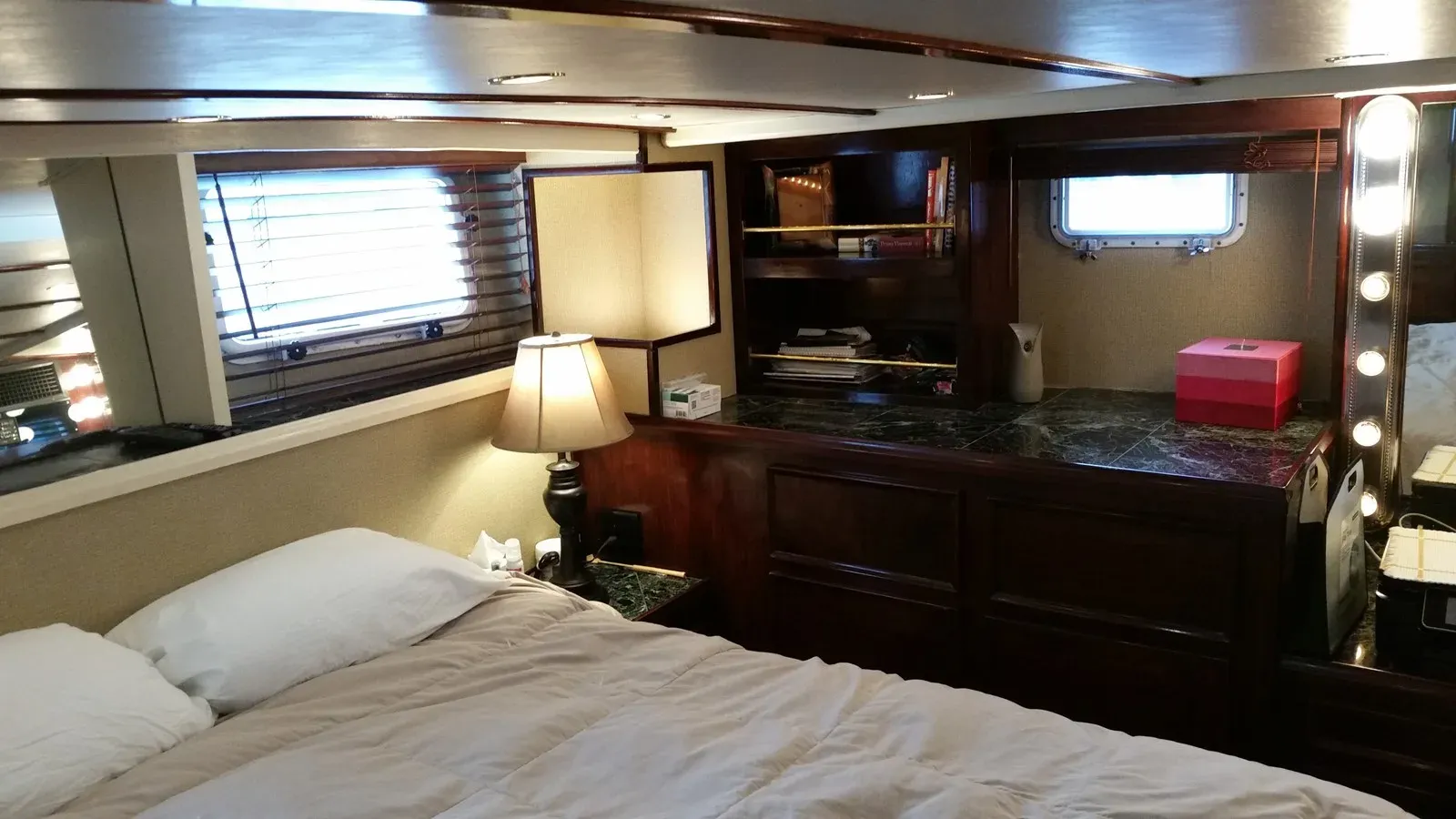 Купить яхту Maggie Mae Motoryacht в Shestakov Yacht Sales