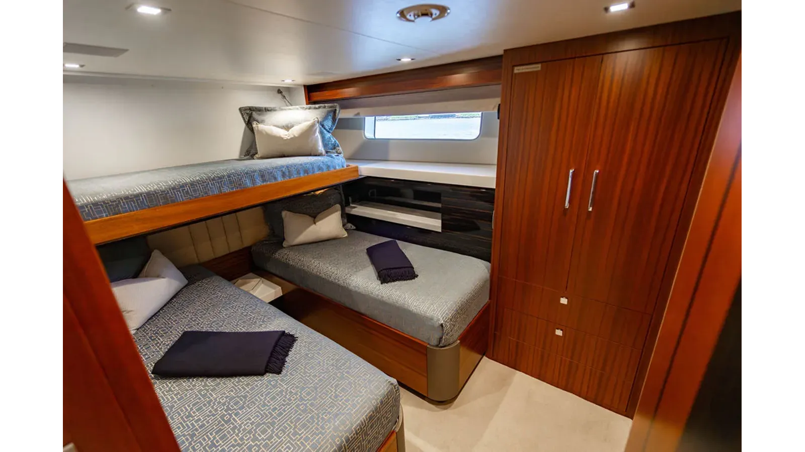 Купить яхту TRU LUV - Hatteras в Shestakov Yacht Sales