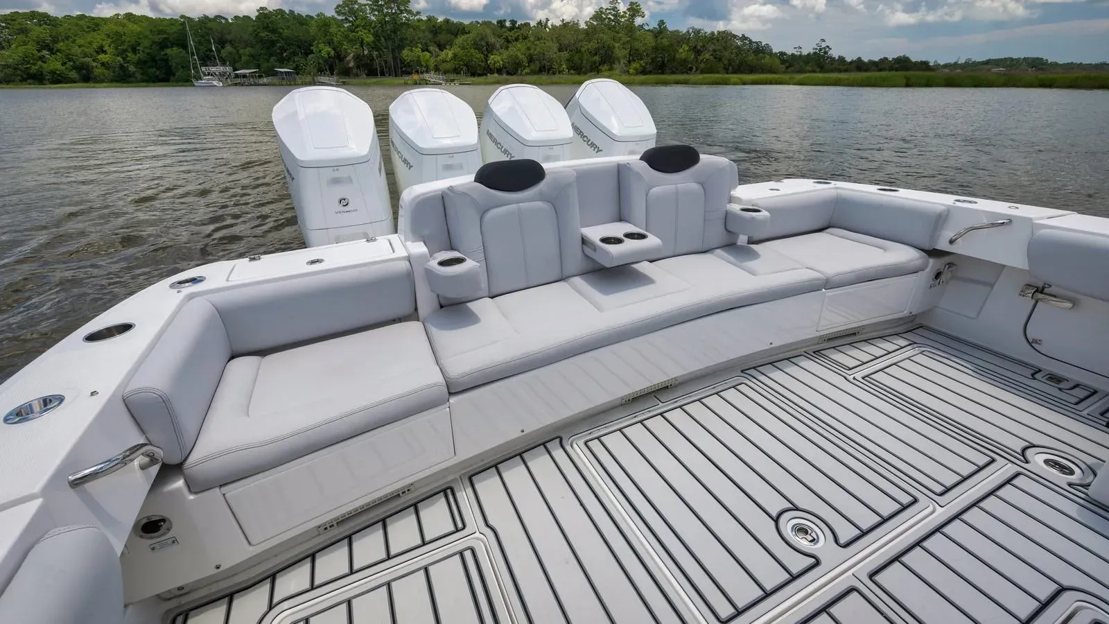Buy a TRAVELLER - HCB at Shestakov Yacht Sales