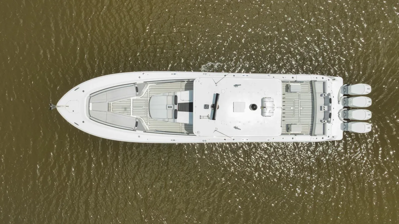 the best price on TRAVELLER 52