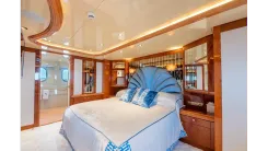 the best price on LADY LUCY 130