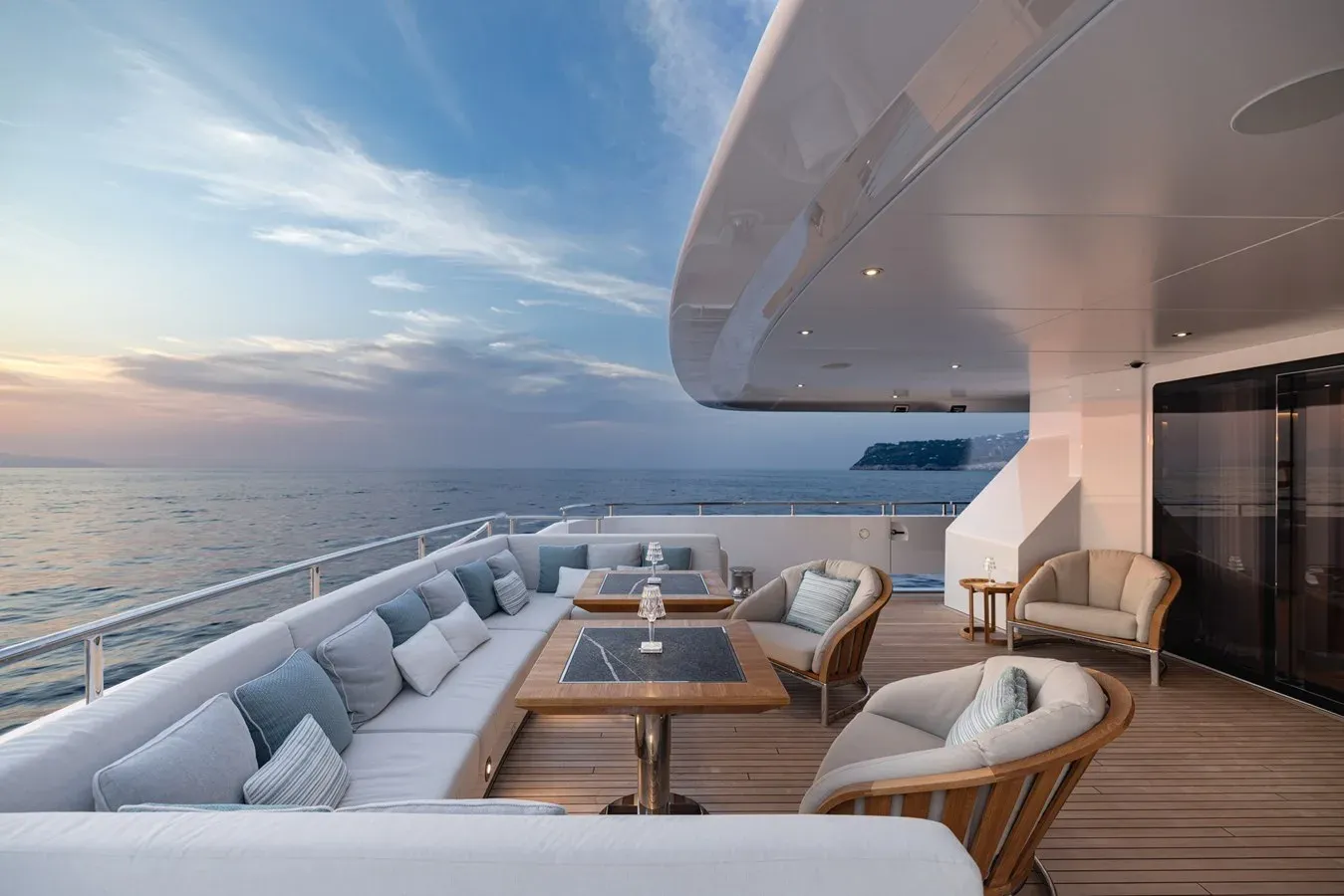 the best price on SERENA - Heesen Yachts