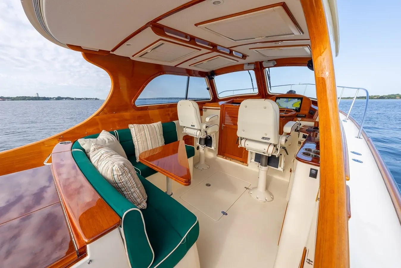 the best price on RAVEN 2007