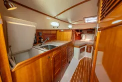 Buy a yacht RAVEN - Hinckley