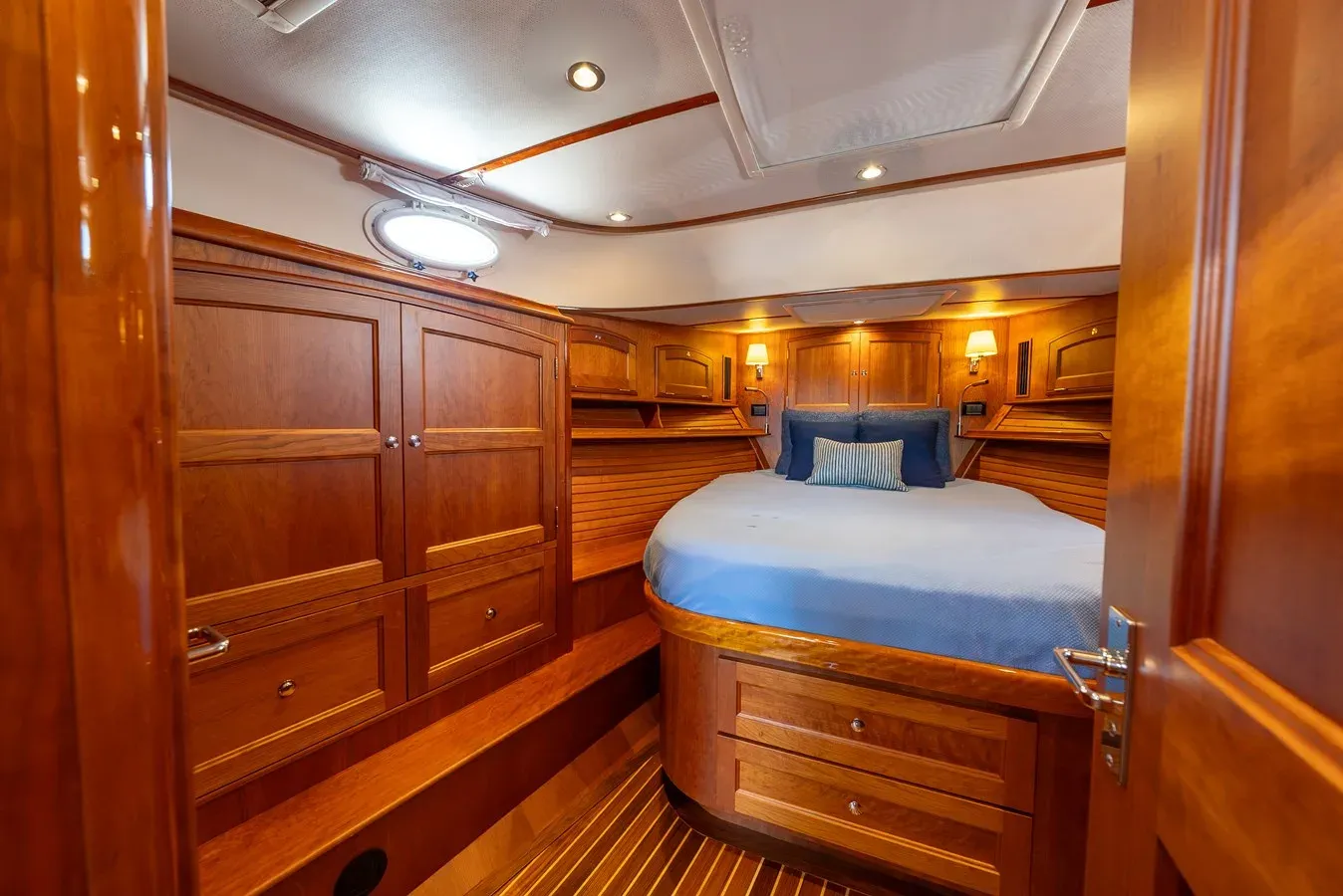 Buy a yacht TURQUOISE (name reserved) - Hinckley