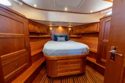 the best price on TURQUOISE (name reserved) Talaria 48 MKII