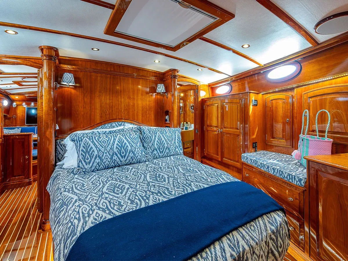 Buy a yacht MEL BELLE - Hinckley