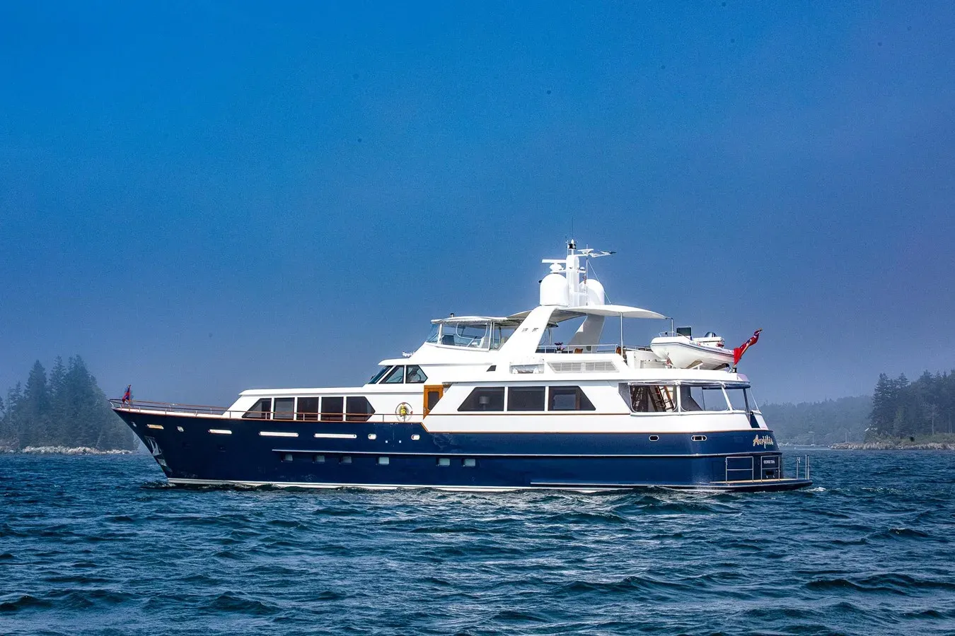 Buy a Anjilis 105 at Shestakov Yacht Sales