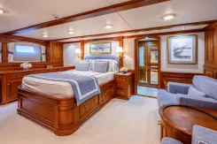 Buy a yacht Anjilis Custom