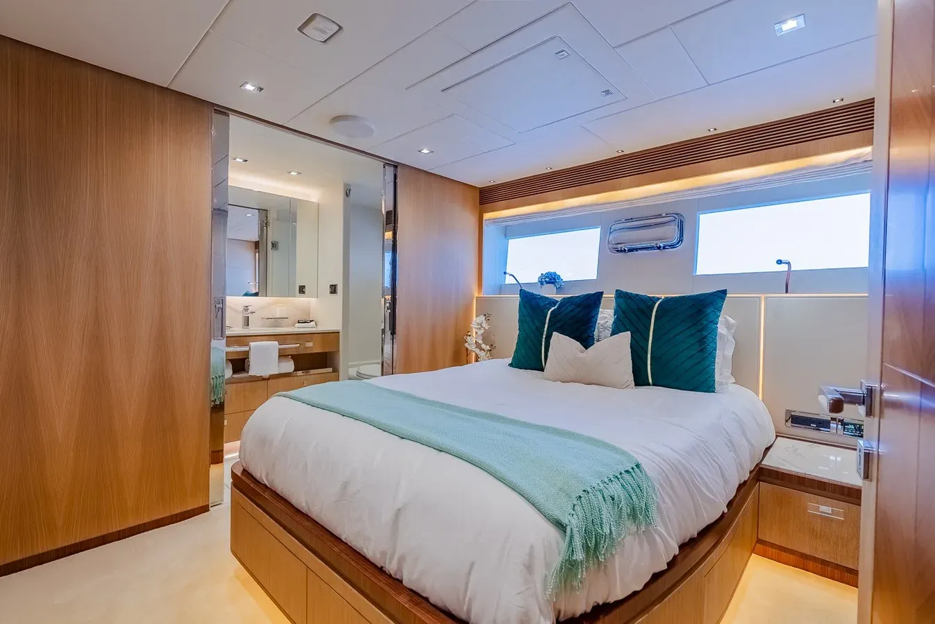 the best price on AQUA LIFE 2020