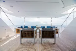 AQUA LIFE - HORIZON MOTOR YACHTS