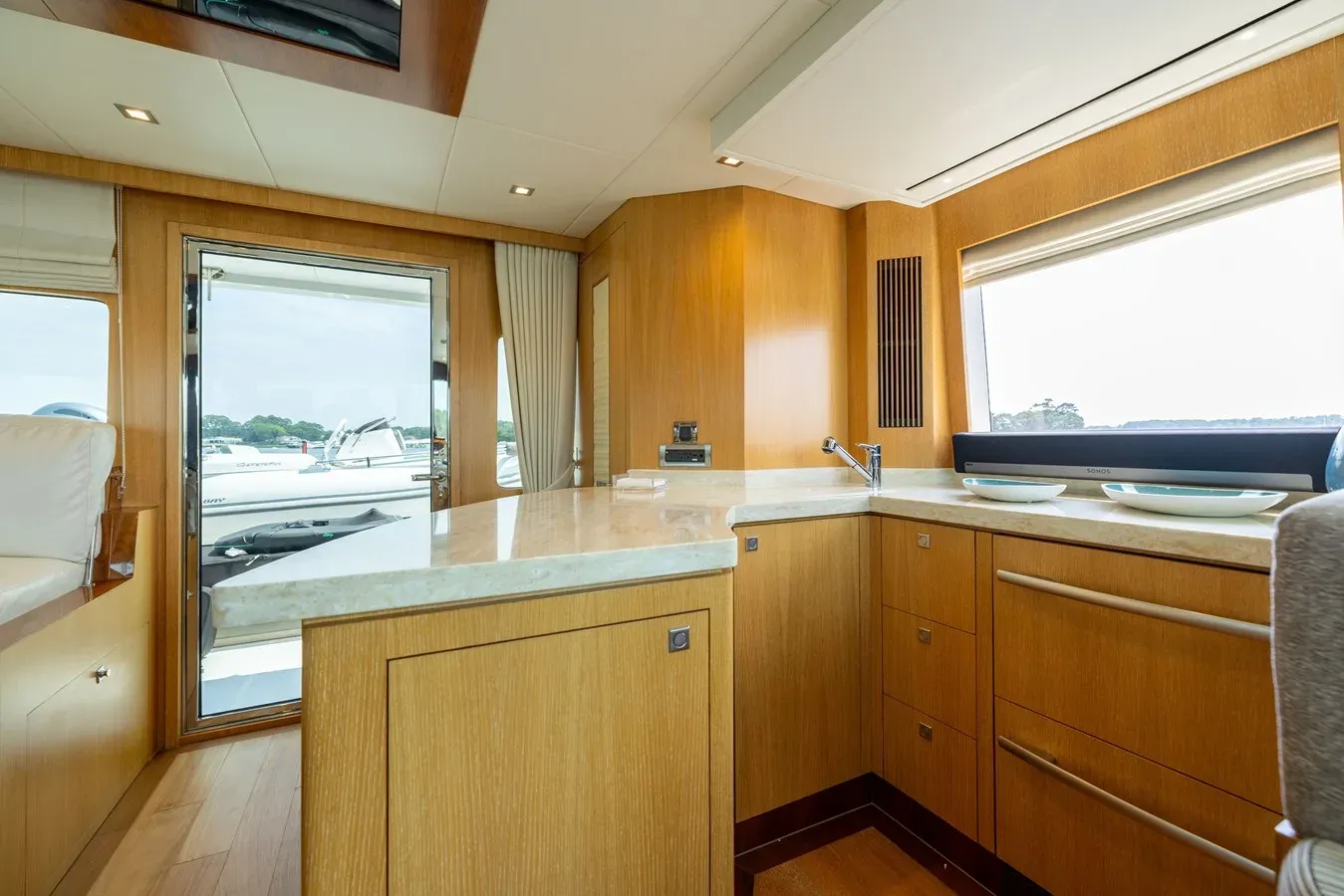 Buy a yacht LORAX - HORIZON MOTOR YACHTS
