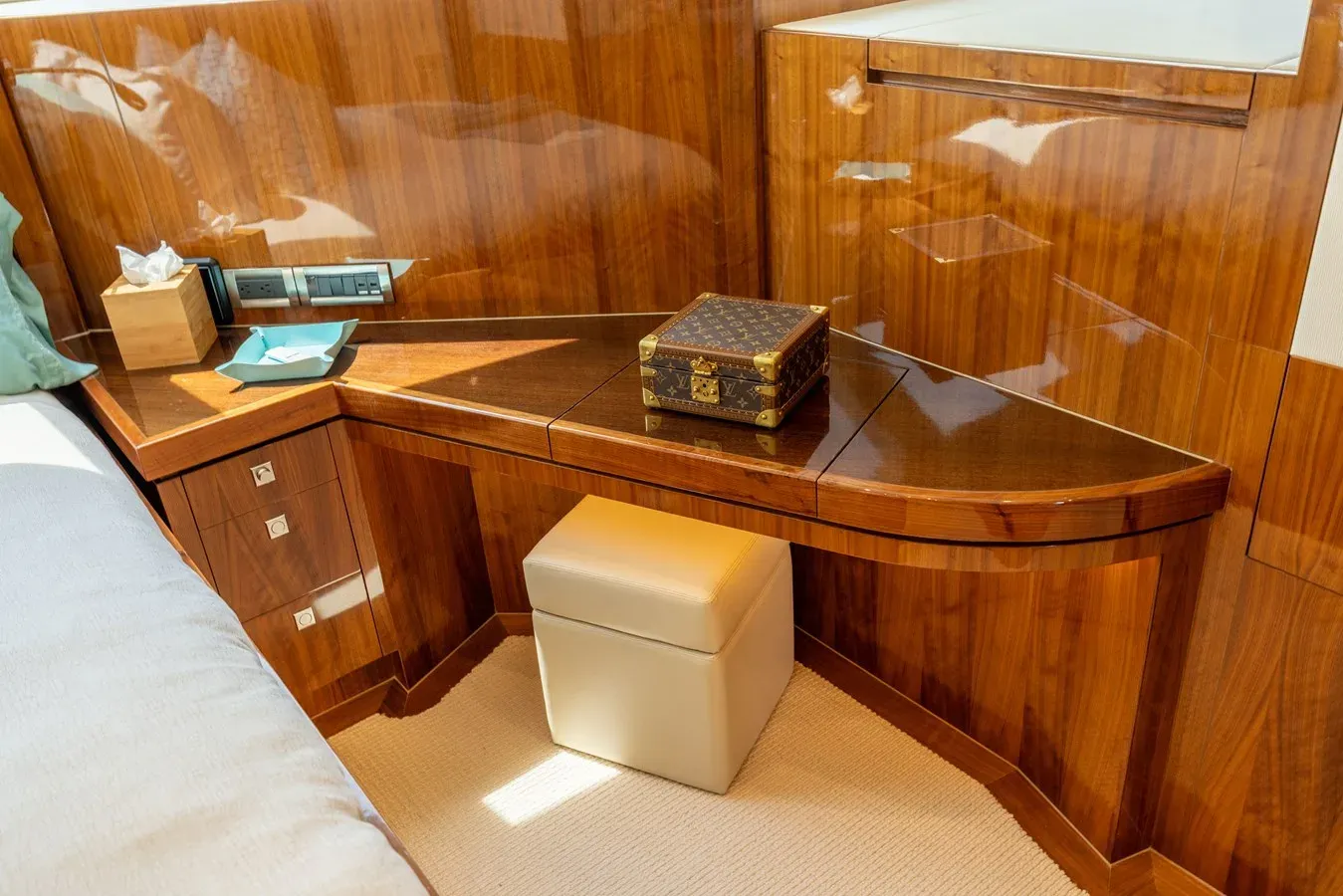 Buy a yacht LORAX 65