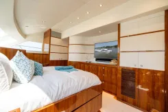 the best price on LORAX - HORIZON MOTOR YACHTS