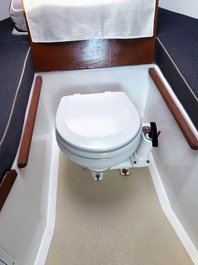 best yacht sales deals THE ENDLESS SUMMER Surfhunter 25