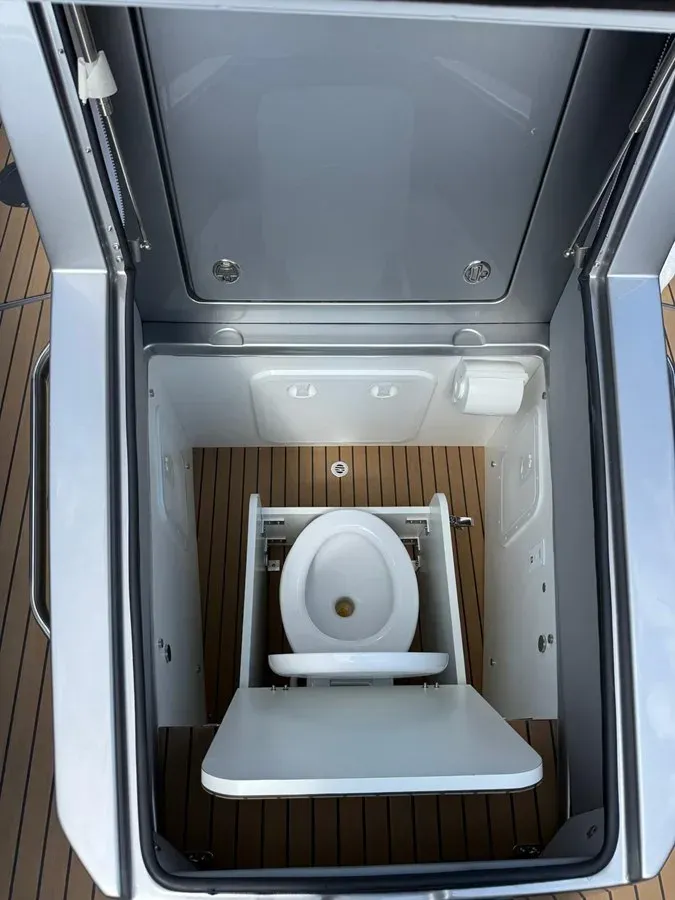 best yacht sales deals Iguana Sport 30
