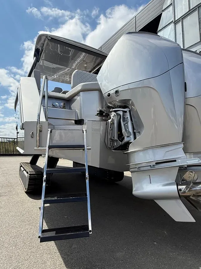 Buy a yacht Iguana Sport 2025