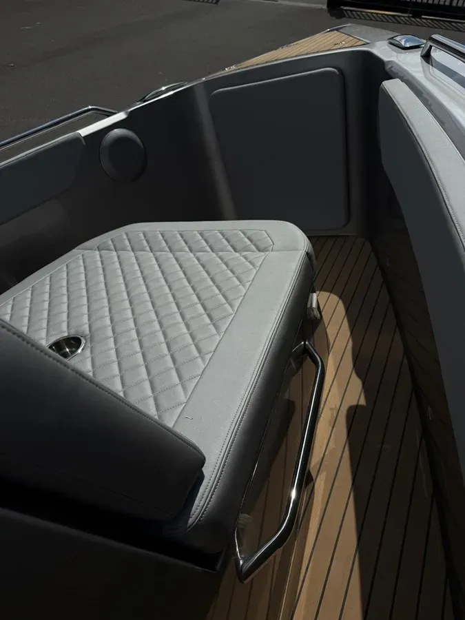 the best price on Iguana Sport 30
