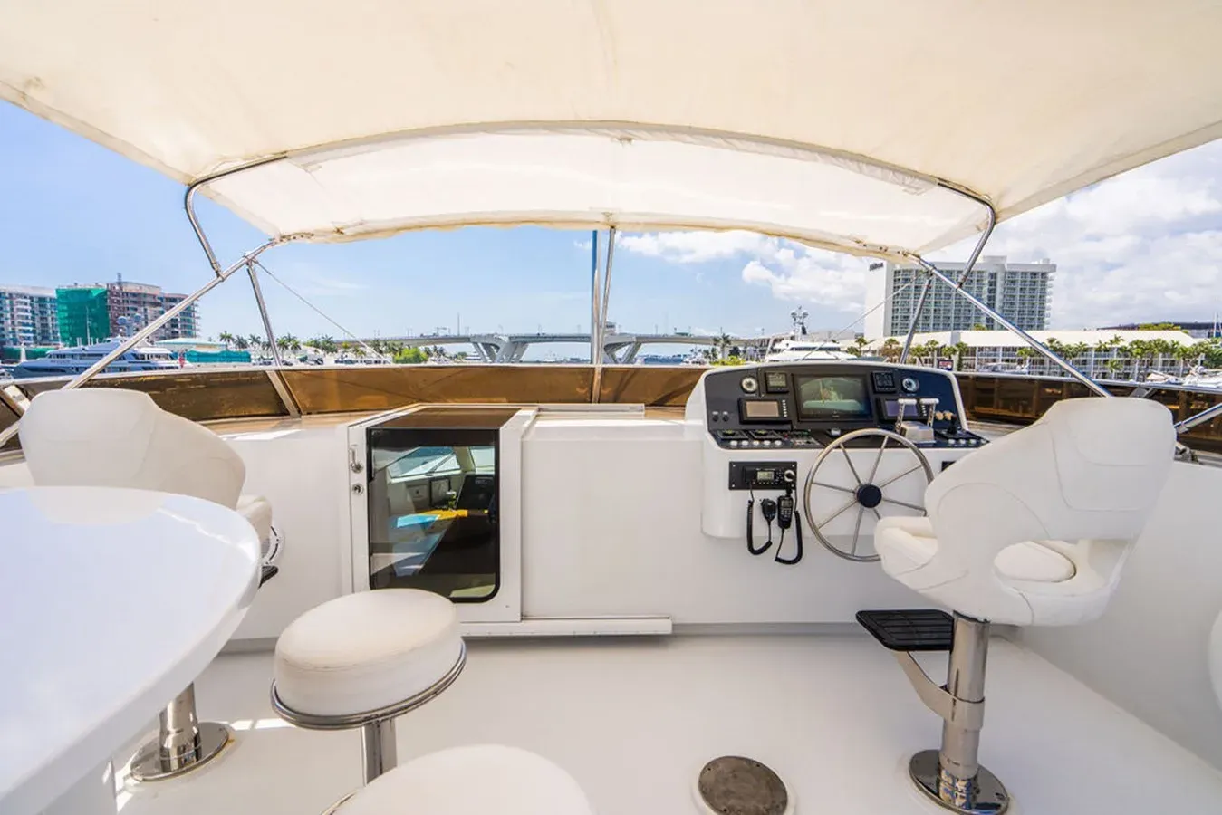 Buy a CARPE DIEM 2000 at Shestakov Yacht Sales