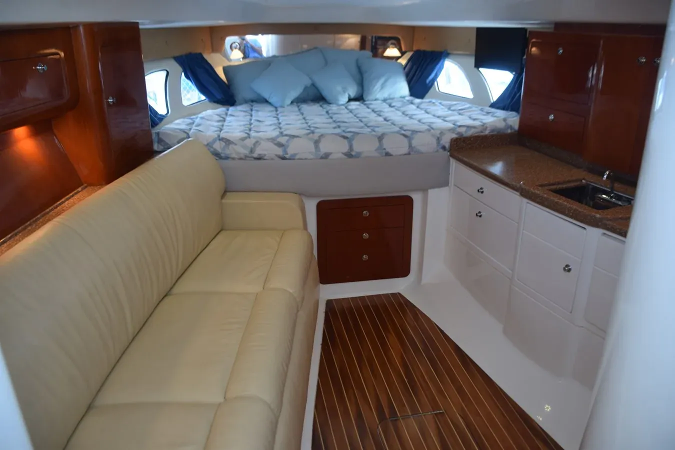 best yacht sales deals ISLA REINA 39