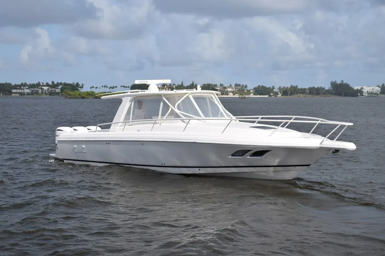 the best price on ISLA REINA