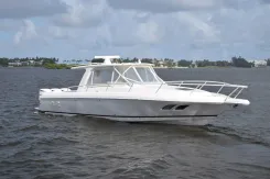 the best price on ISLA REINA