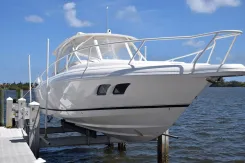 Buy a ISLA REINA 39 at Shestakov Yacht Sales