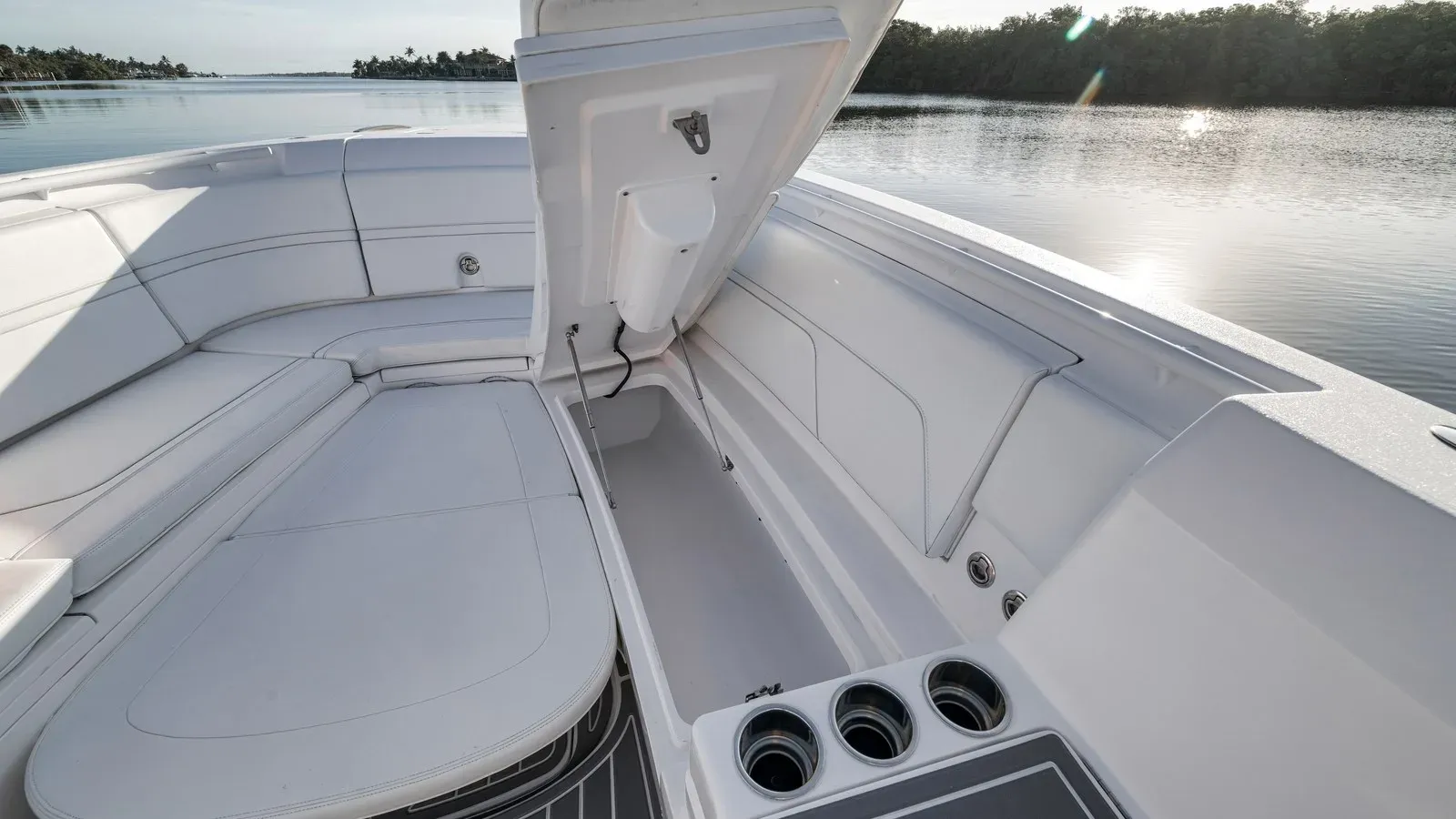 best yacht sales deals LITTLE HOO 37