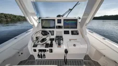 Buy a yacht LITTLE HOO - Intrepid