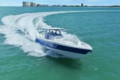 Buy a yacht SPONTANEOUS 2022