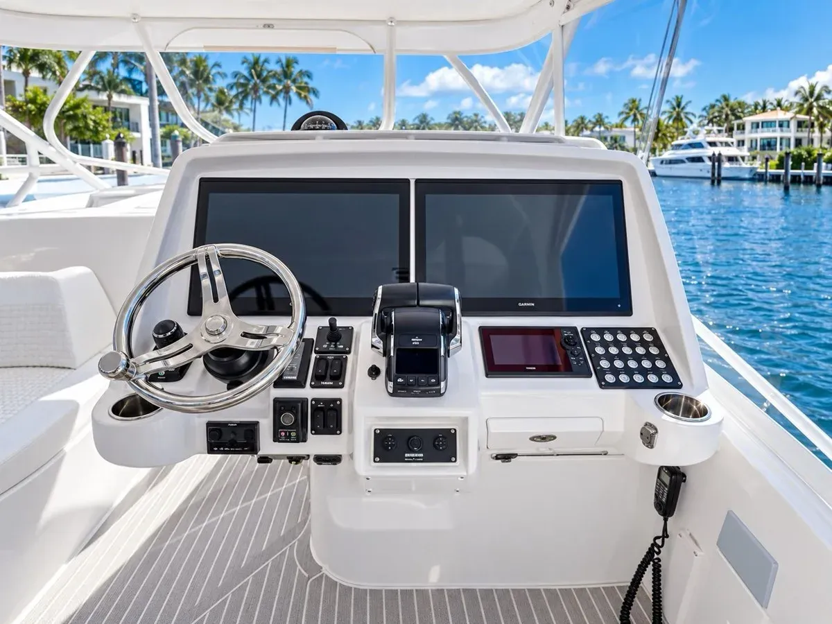 Buy a yacht Garbonzo 2022