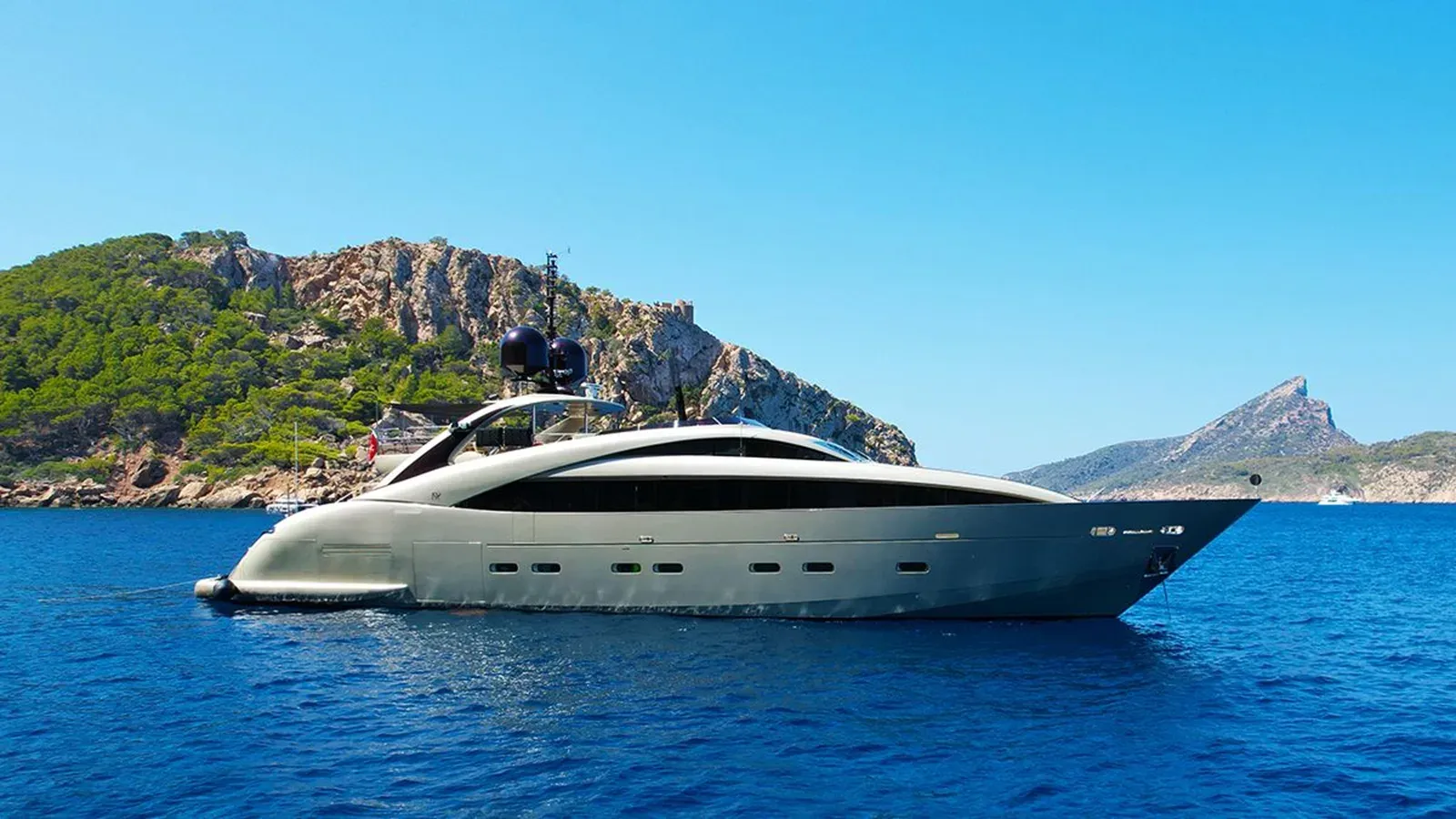 best yacht sales deals YCM 120 - ISA YACHTS