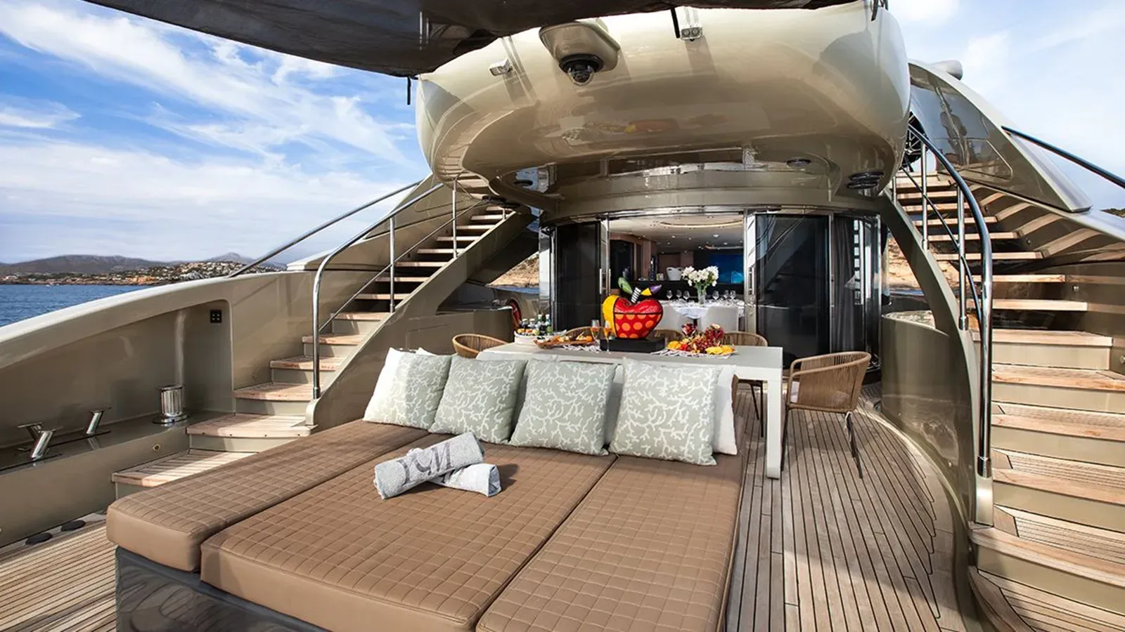 Buy a yacht YCM 120 - ISA YACHTS