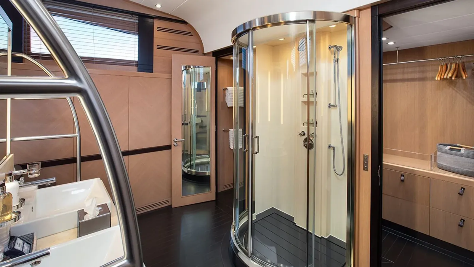 Buy a yacht YCM 120