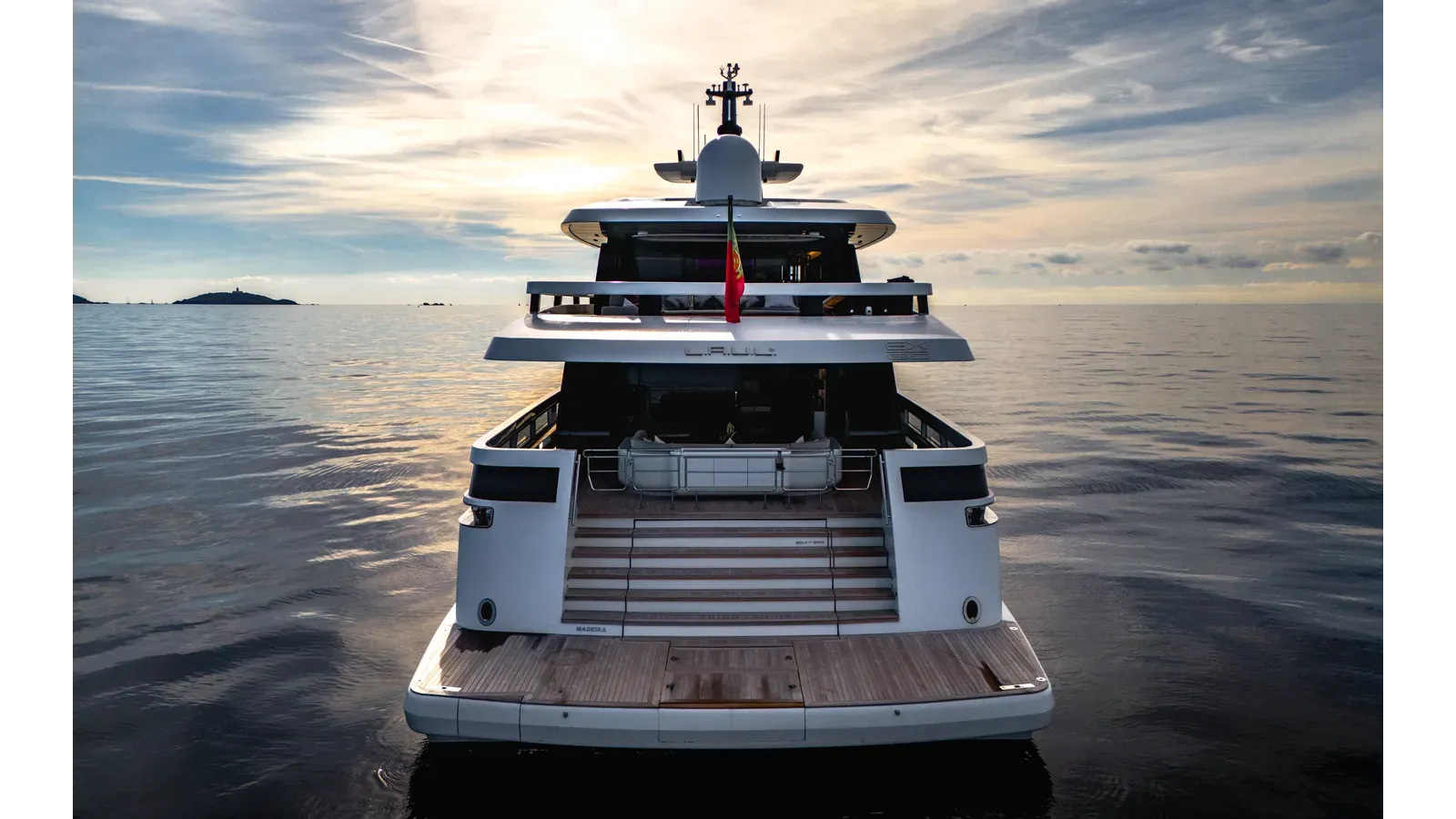 Buy a yacht L.A.U.L