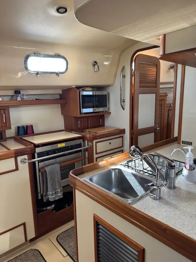 Buy a Second Wind SP Cruiser at Shestakov Yacht Sales