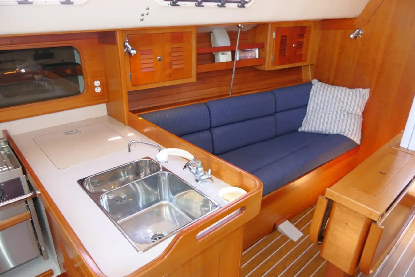 Buy a yacht OBLIO J109