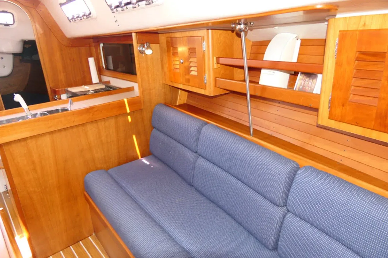 Buy a OBLIO - J BOATS at Shestakov Yacht Sales