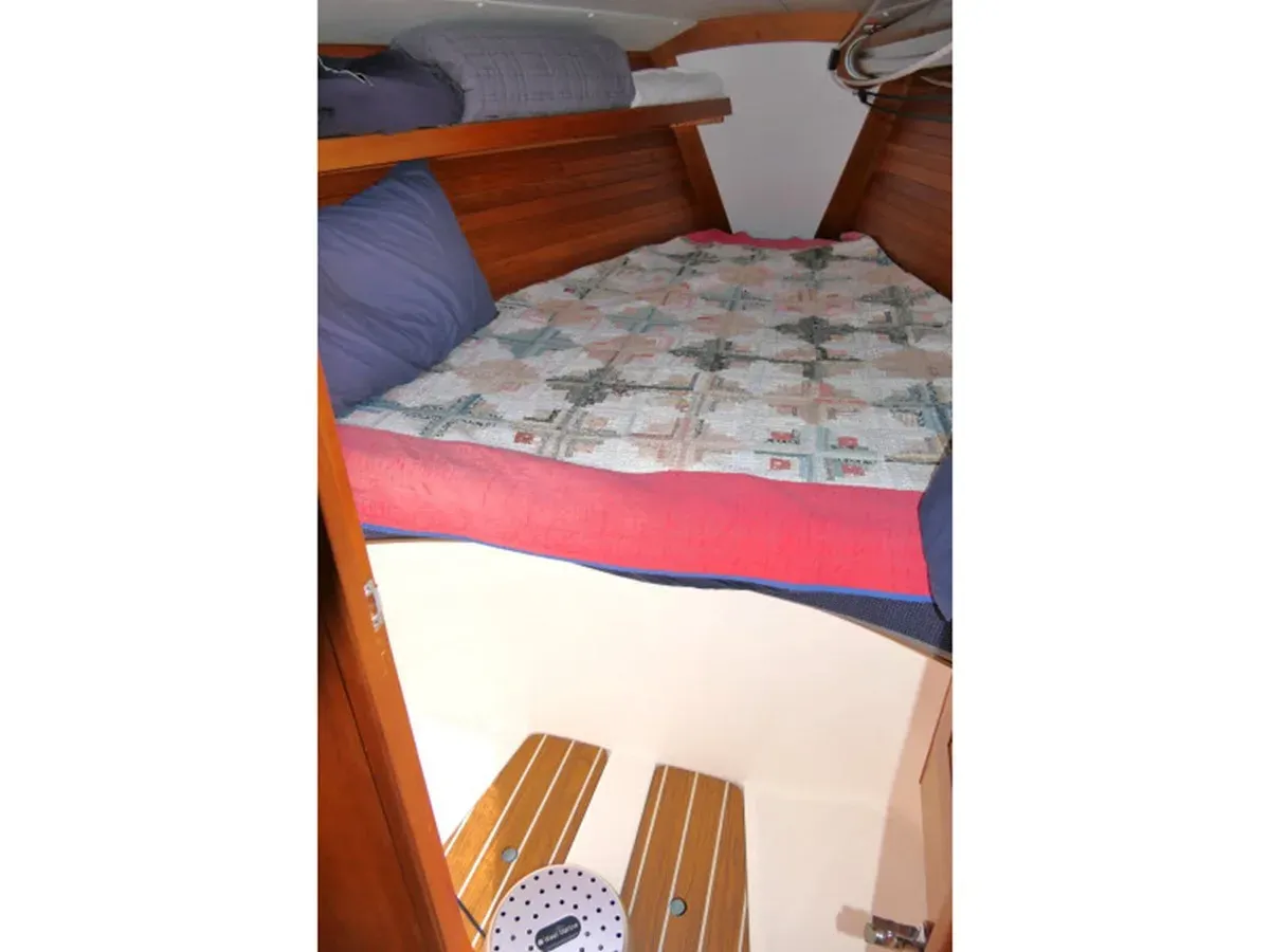 Buy a OBLIO - J BOATS at Shestakov Yacht Sales