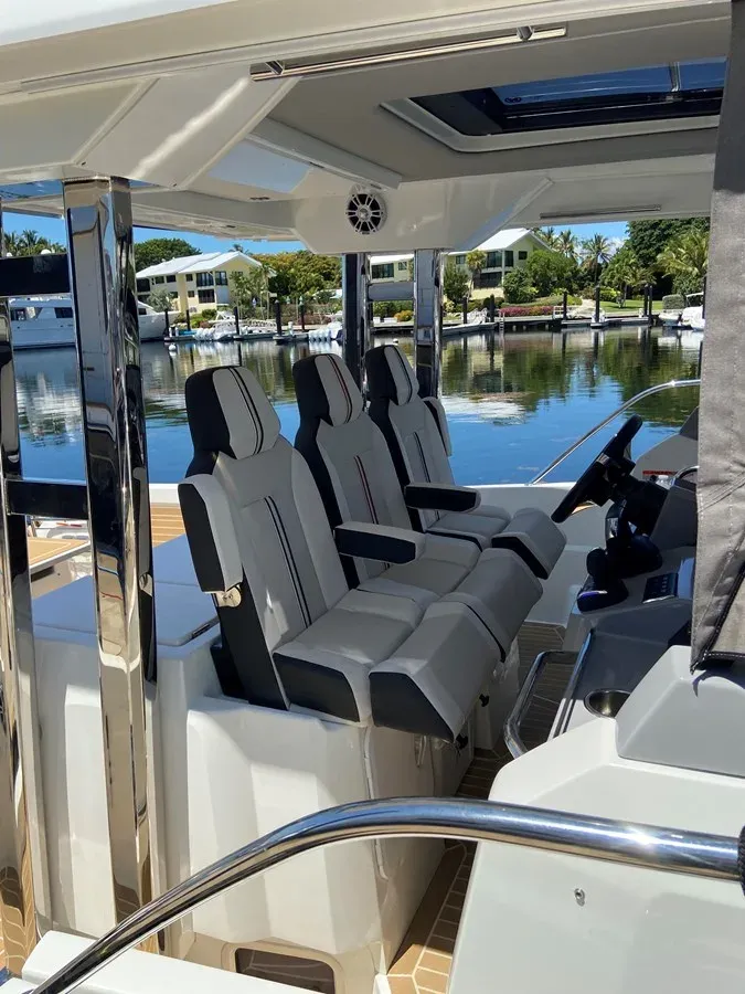 Buy a yacht ENCORE - Jeanneau