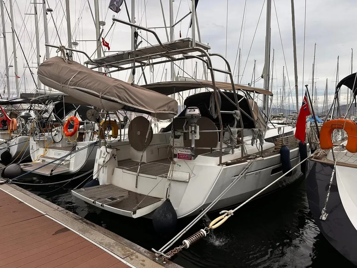 Buy a yacht Jeanneau Sun Odyssey 469 2015