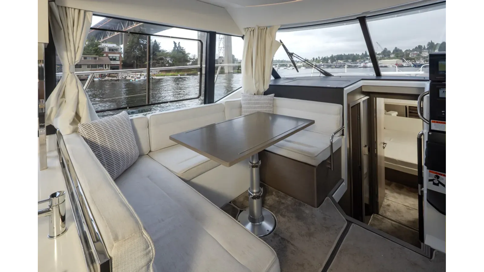 Buy a yacht No Name NC 1295 Fly NC1295