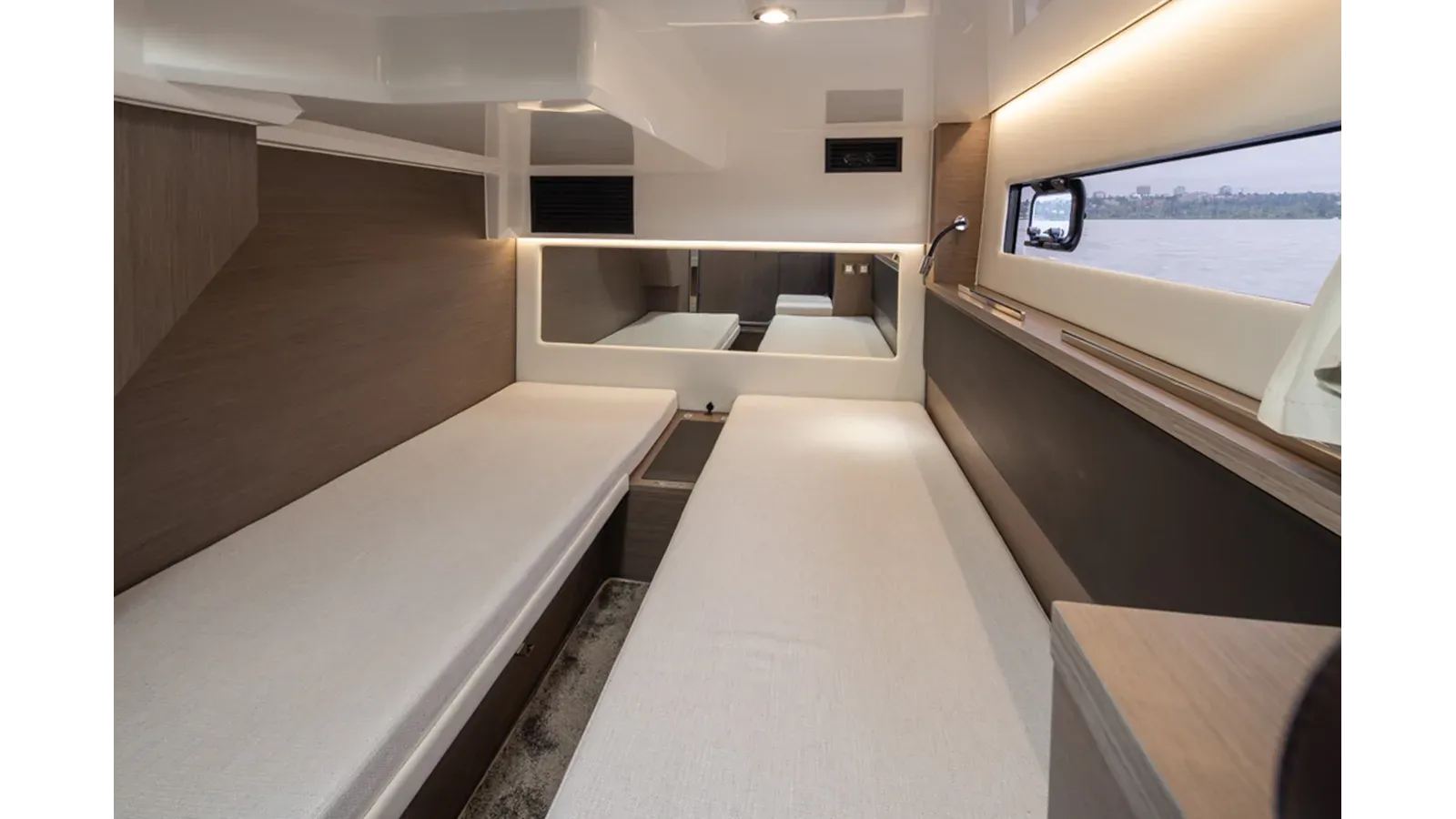Buy a No Name NC 1295 Fly NC1295 at Shestakov Yacht Sales