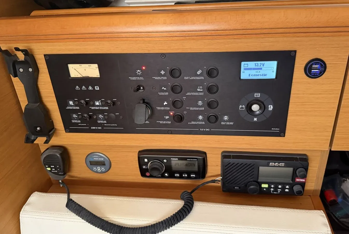 Buy a yacht Cara of Portsmouth - Jeanneau