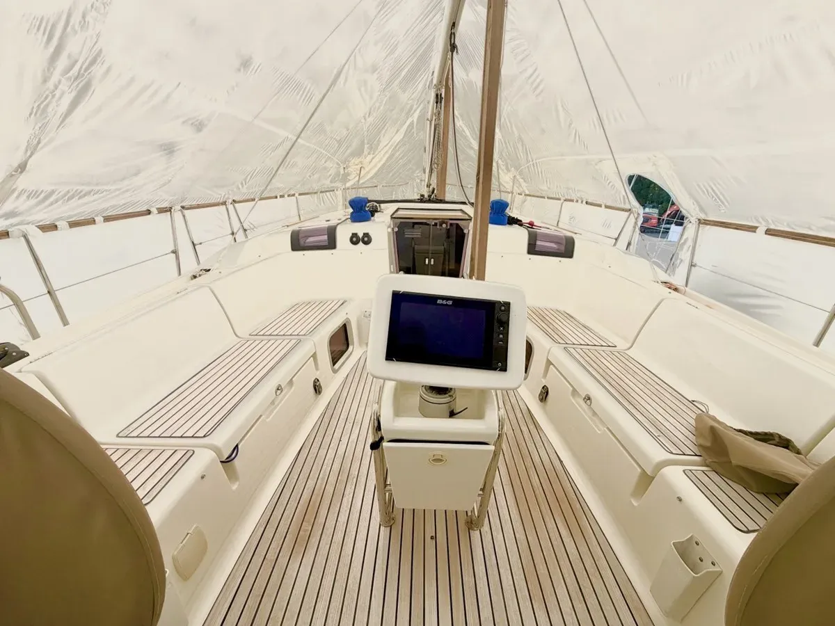 Cara of Portsmouth - Jeanneau yacht sale